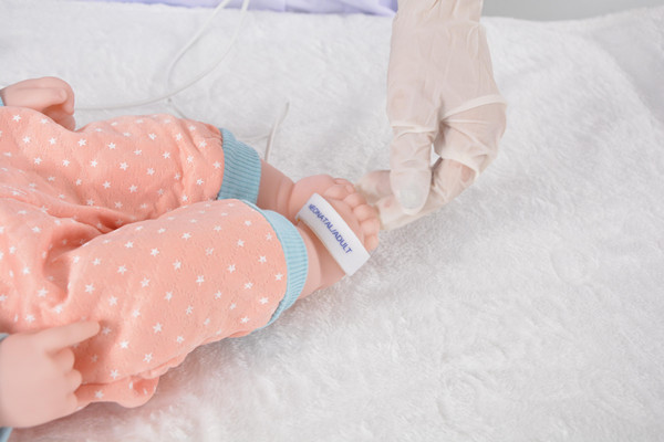Will the SpO2 sensor cause neonatal skin burns in  SpO2 monitoring?