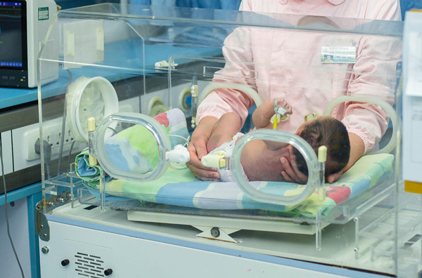 Medlinket's Infant Incubator, Warmer Temperature Probes makes medical treatment easier and your baby healthier